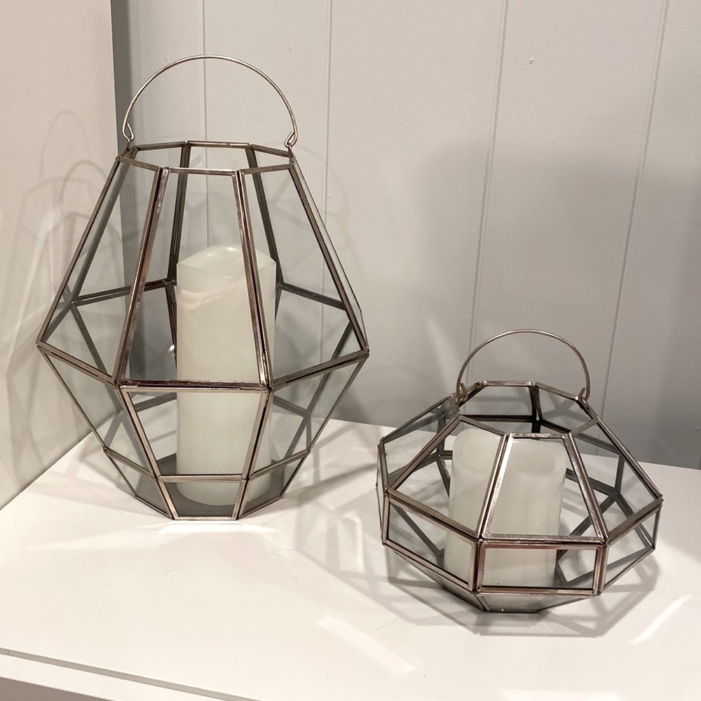 Set of 2 glass silver lanterns (different sizes)